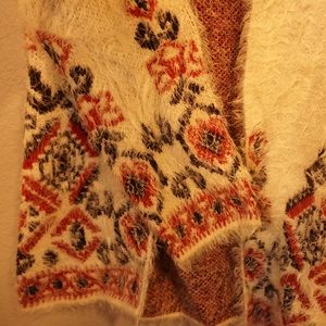 Comfy, super soft printed cardigan. Size M.